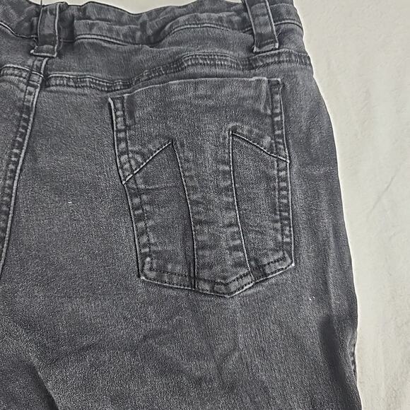 TRIPP NYC Womens Black Capri Cropped Pants 12 Stretch Skull‎ Detail Grunge Goth - Picture 14 of 14